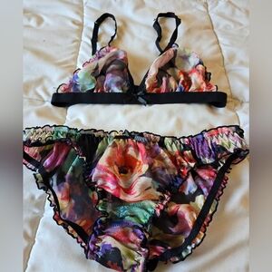 ASOS watercolor floral bralette & panty set nwot